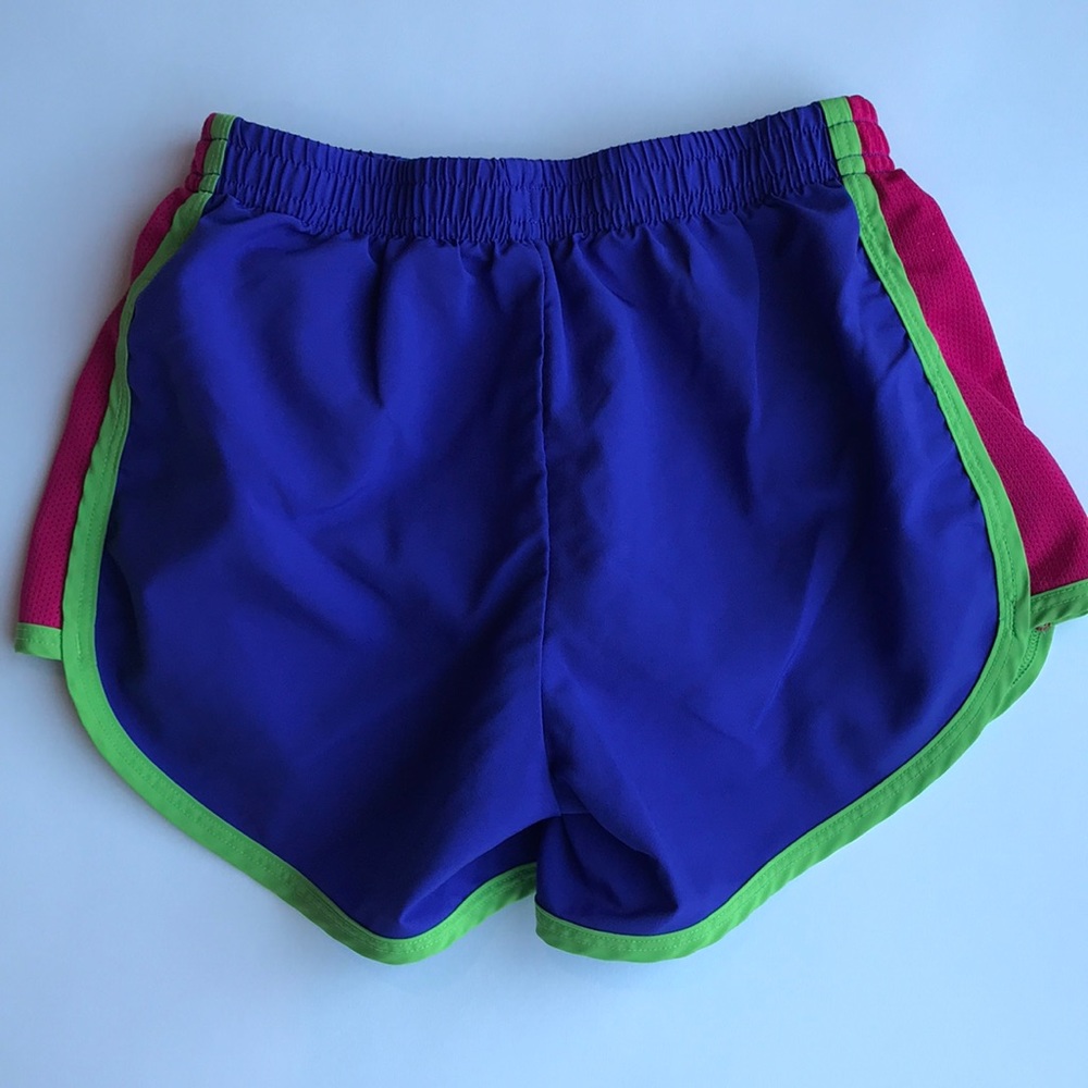 EUC Girls Reebok short - Picture 3 of 3